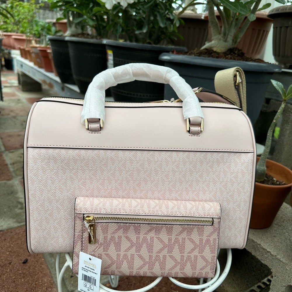 MICHAEL KORS Pink Satchel Handbag with Matching Wallet - Picture 7 of 11